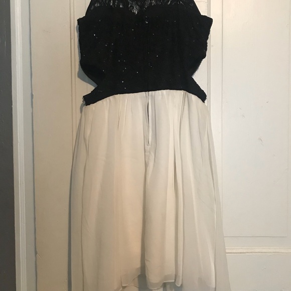 Hoco/prom dress - Picture 3 of 3